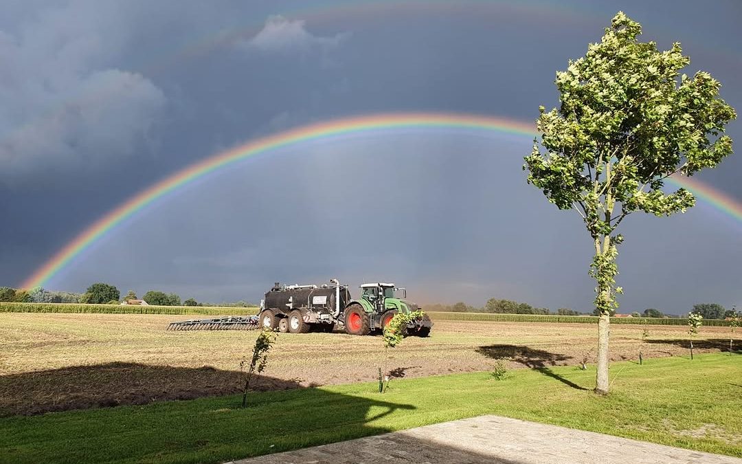 Das nächste Bild zum Wochenende des Fotowettbewerbs „Land(wirtschaft) im Frühling“ 💐🚜. Fotograf Timo ist ein echter Sc…