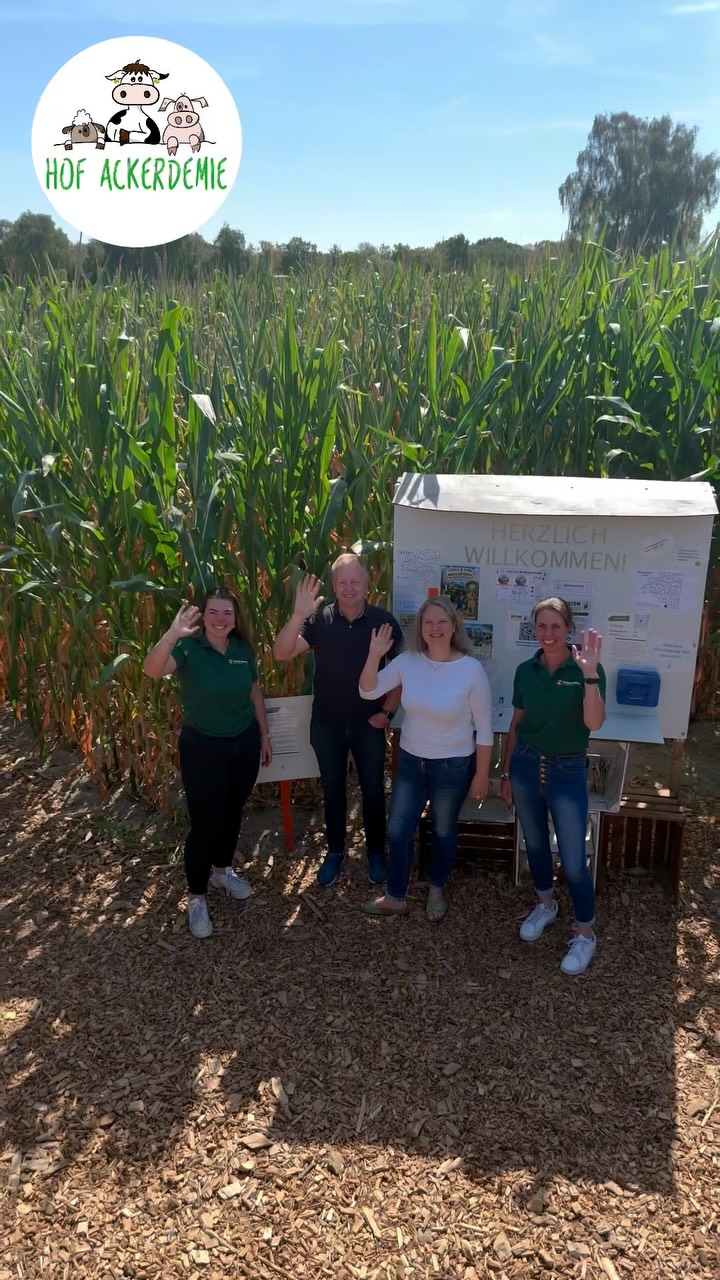 🎉 20 Jahre Hof Ackerdemie und das feiern wir mit euch! 🌽🥳 Kommt am 05.09.2026 von 14–18 Uhr zum @maislabyrinth_neuenk…